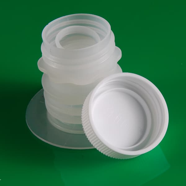 Wholesale Plastic Oil Spout Cap for Oil Bottle Pourers